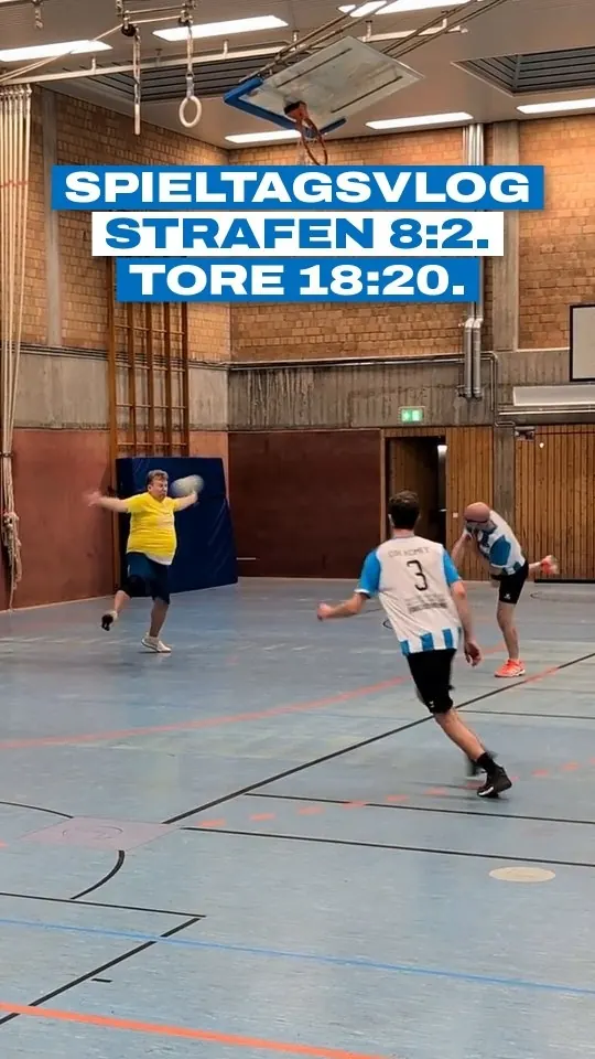 Cover: Handballszene in der Halle, dazu „Spieltagsvlog – Strafen 8:2. Tore 18:20.“